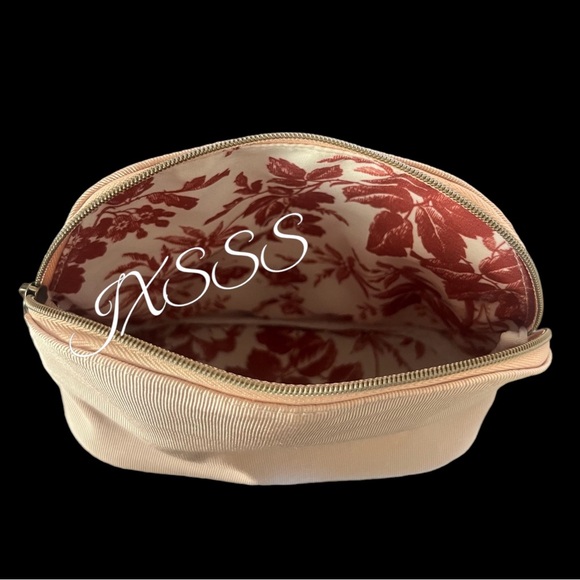 Light Pink Gucci Beauty (Floral-Detailed) Cosmetic-Makeup Bag - Picture 9 of 16